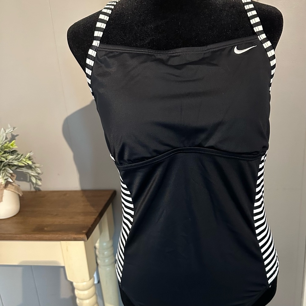 NIKE —NWOT